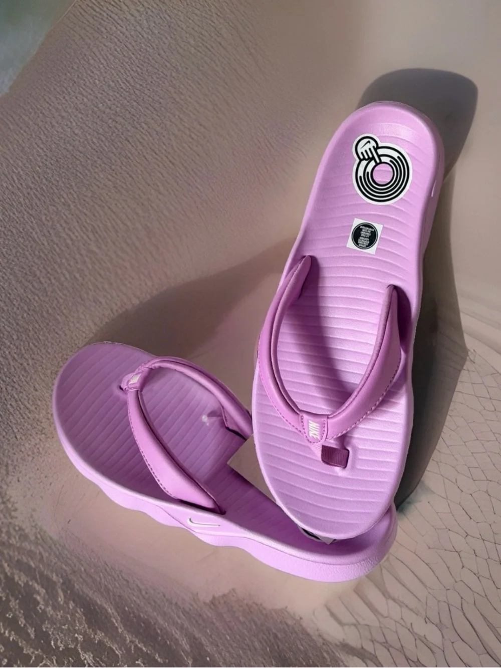 Nike Marina Women’s Size 8 Flip Flop Sandals. Magenta Pear Pink. New In Box